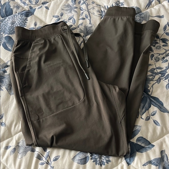 Lululemon ABC joggers - Picture 1 of 5